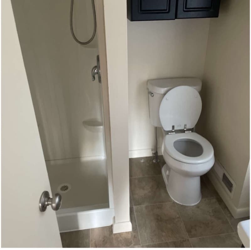 Foto del edificio - 139 Leona Ave