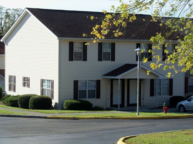 Foto del edificio - Rutherford 3 Bedroom 3 Bath with Den Town House