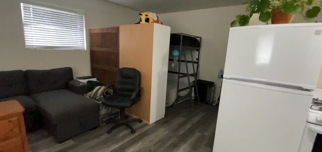 Building Photo - 445 East Foster Road, Unit Large Studio