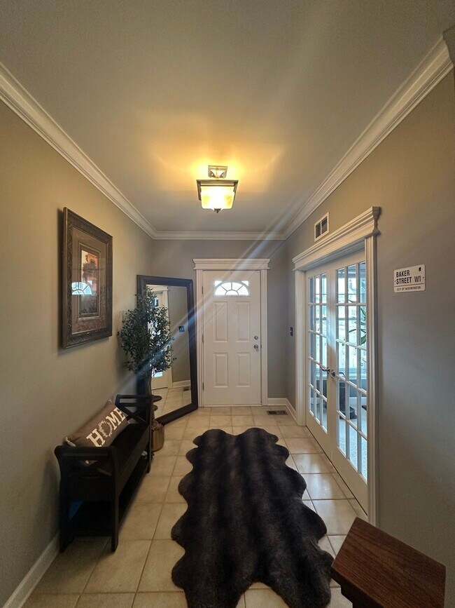 Foto del edificio - 38 Lakeview Pl