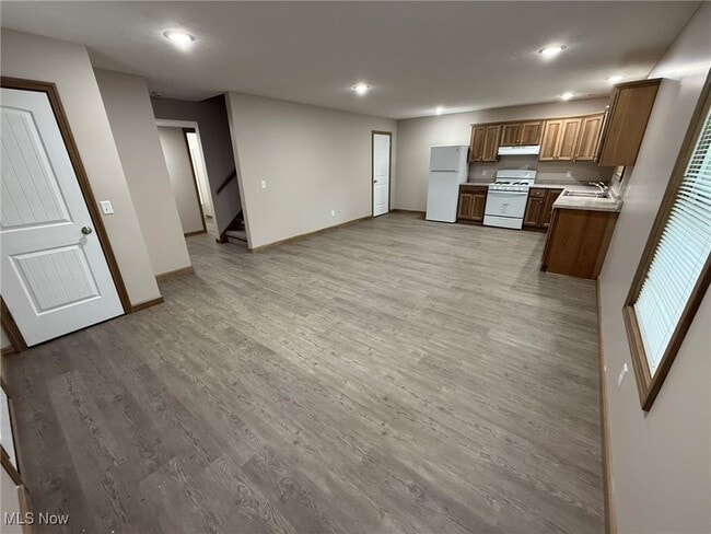 Building Photo - 430 2nd Dr NE