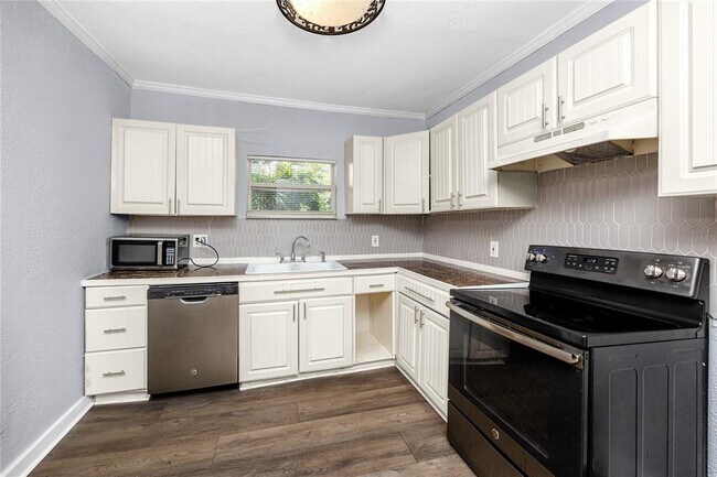 Foto del edificio - 1763 Preston St S