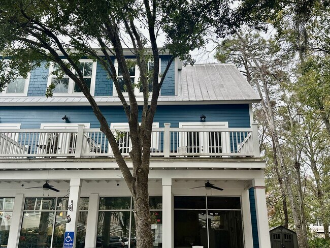 Foto del edificio - Two Bedroom Apartment in the Heart of Bluffton's Promenade!