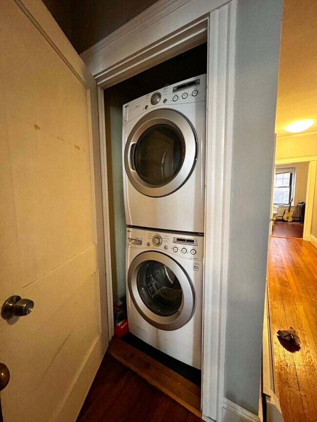 Foto del edificio - 48 Englewood Ave