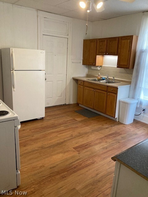 Foto del edificio - 411 Fairbanks St