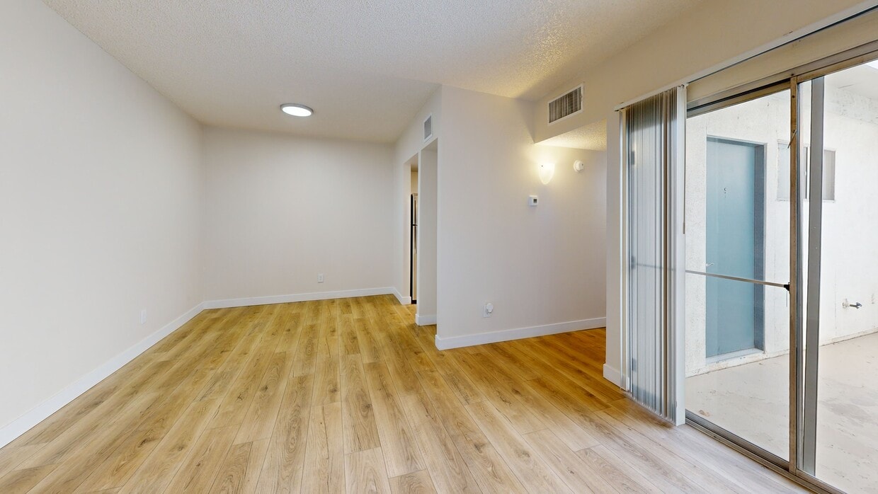 Photo - Lakeside Casitas Apartments