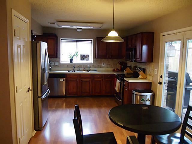 Building Photo - 6925 Hickory Creek