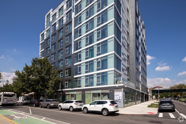 Building Photo - 5011