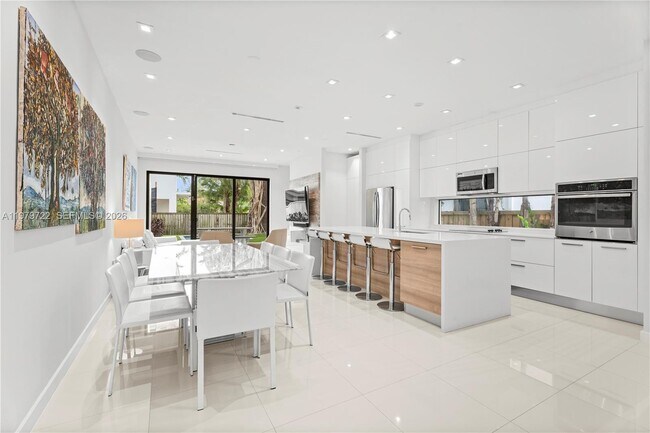 Foto del edificio - 3276 Day Ave