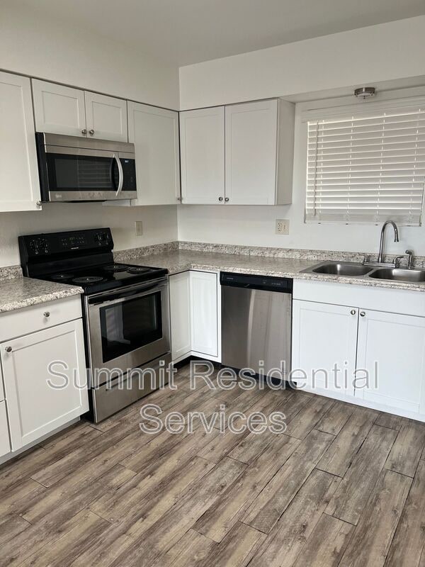 Building Photo - 341-349 E Calle Arizona
