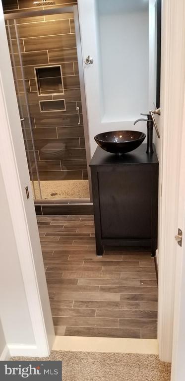 Foto del edificio - 8233 Lyndhurst St