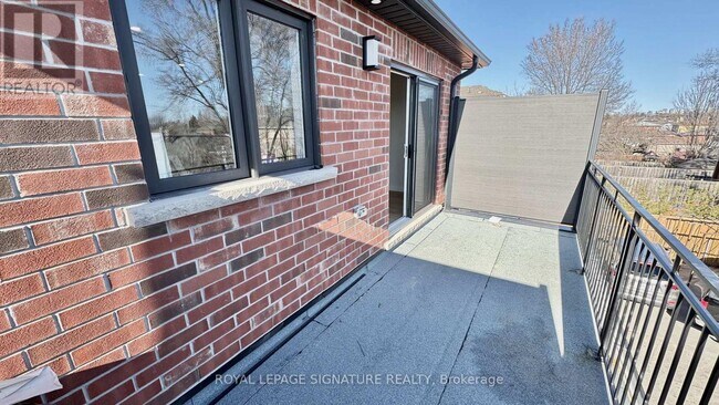 Photo du bâtiment - 981 Glencairn Ave