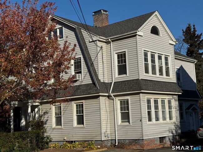 Building Photo - 1253 Forest Rd