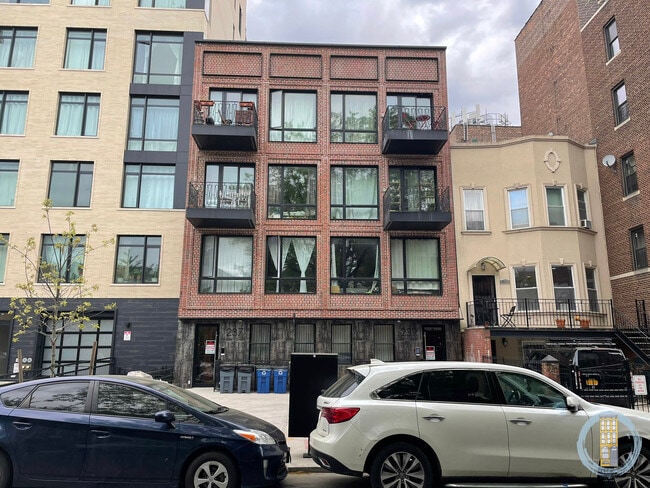 Building Photo - 237 Hawthorne St