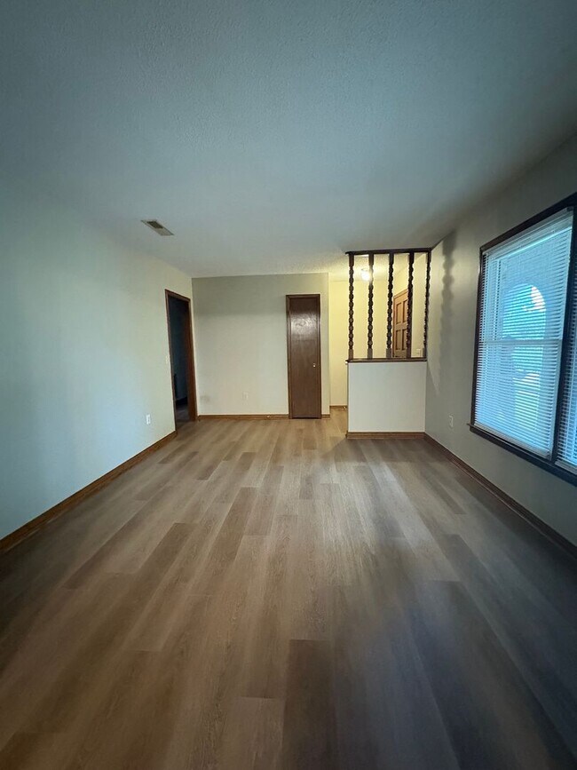 Foto del edificio - Valley Hills Subdivision - Detached Garage...