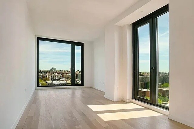 Foto del edificio - 329 Broadway