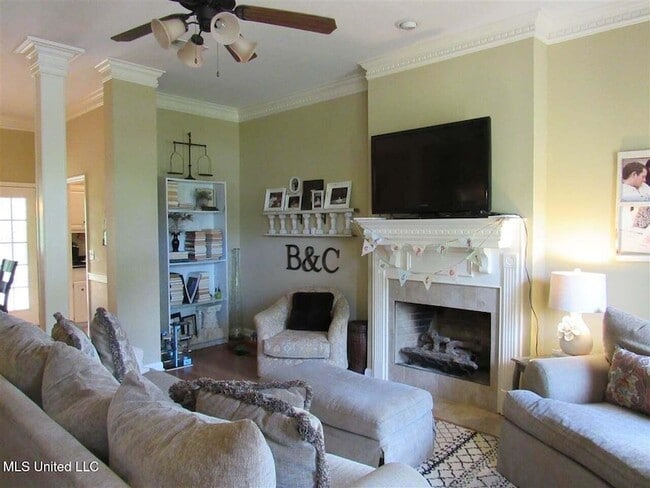 Building Photo - 407 Hemlock Dr