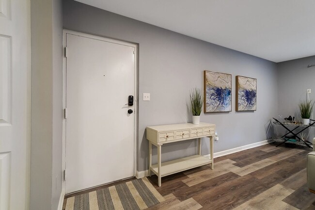 Building Photo - 801 Delta Ave