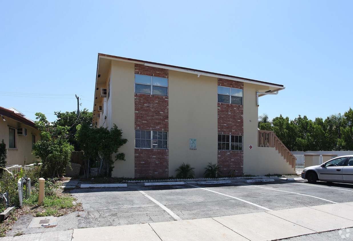 Building Photo - Petrock Motel