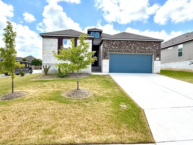 Building Photo - **APPLICATION RECEIVED** AVAILABLE NOW! Mo...