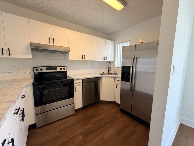 Foto del edificio - 2710 W 76th St