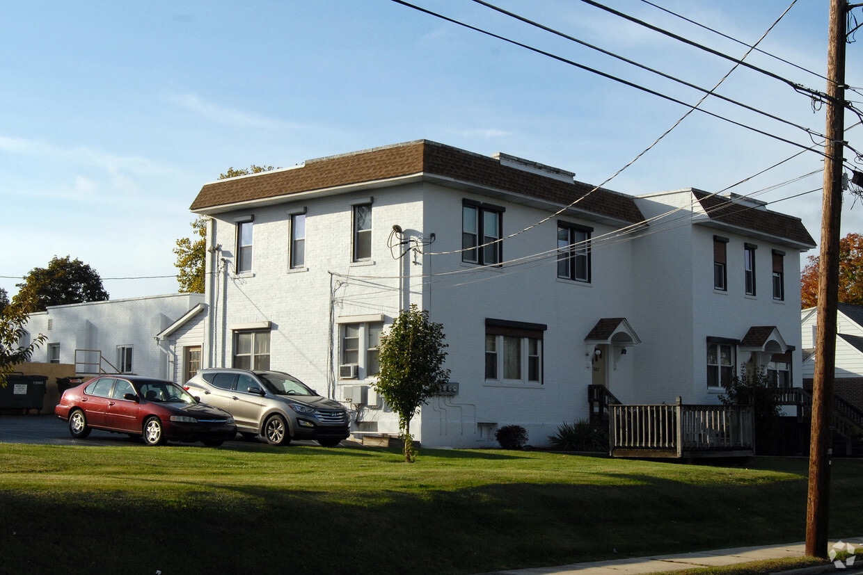 3417 N Front St, Whitehall Township, PA 18052 Apartments in Whitehall Township, PA