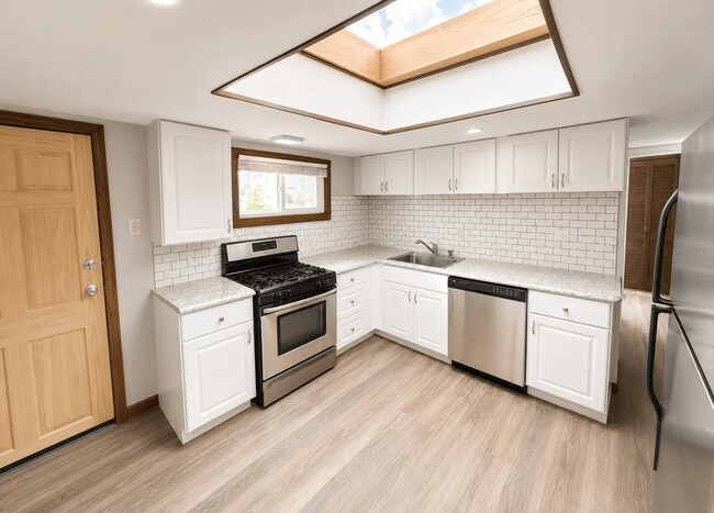 Photo - 2415 W Vermijo Ave (Colorado Springs, CO) House