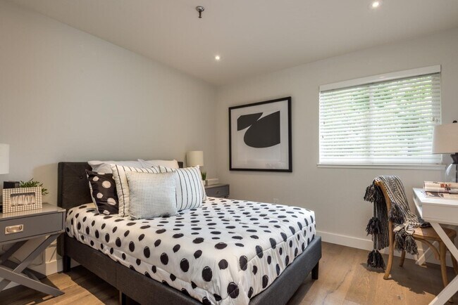 Staged Private Bedroom for Rent - 333 Hickey Blvd