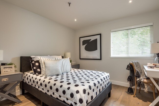 Staged Private Bedroom for Rent - 333 Hickey Blvd
