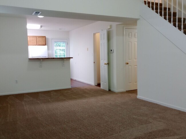 Foto del edificio - 5005-5007 Carrie Ridge Dr.