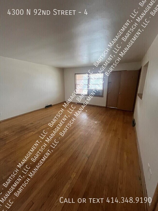 Foto del edificio - 4300 N 92nd St