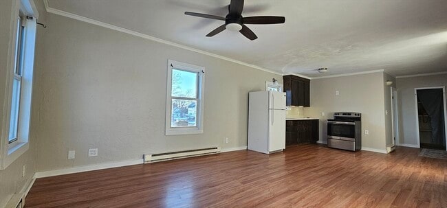 Building Photo - 8 Dustin St