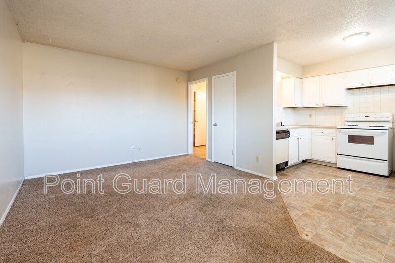 Foto principal - 7345 Newell St