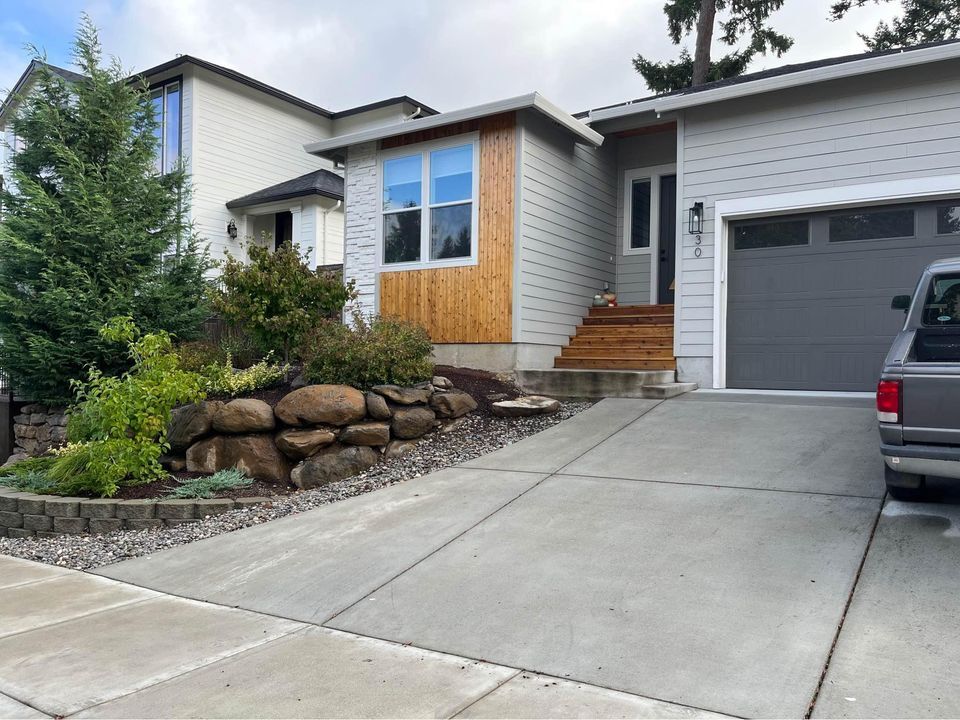 Primary Photo - 30 NE 218th Ave