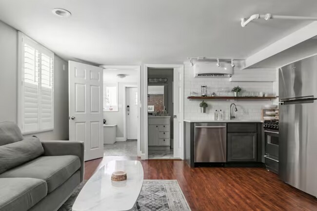 Foto del edificio - 4600 McPherson Ave