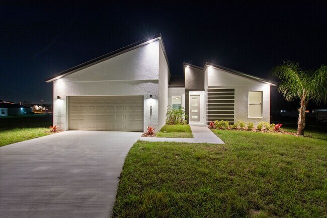 Building Photo - Deposit-Free! Modern, energy efficient hom...