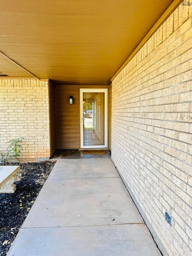 Foto del edificio - 5303 Greentree Ave