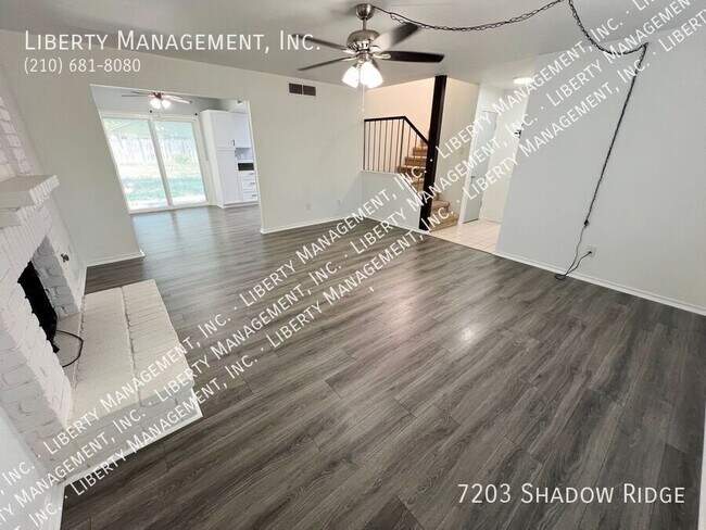 Foto del edificio - 7203 Shadow Ridge