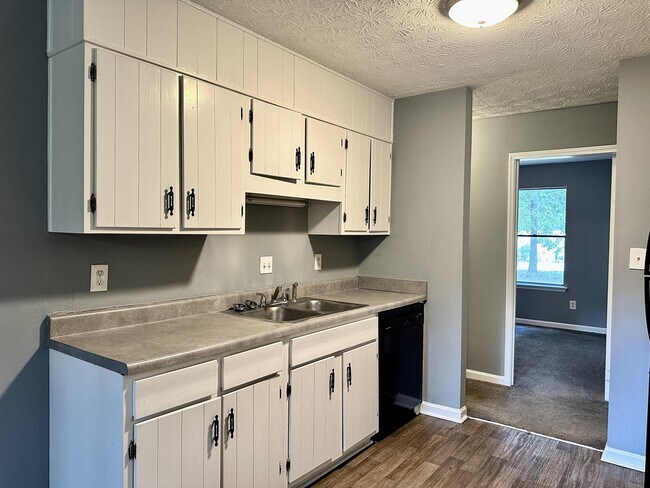 Building Photo - 4962 Brookside Way