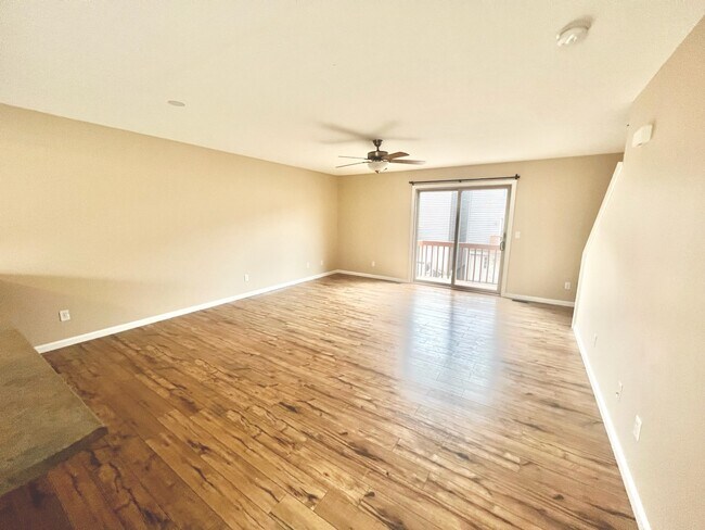 Gran sala de estar - 12 Sunridge Dr