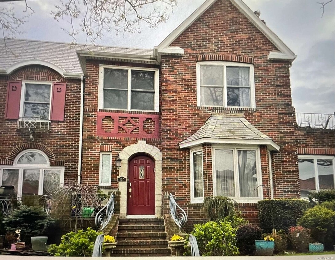 120 W Walnut St, Long Beach, NY 11561 House Rental in Long Beach, NY