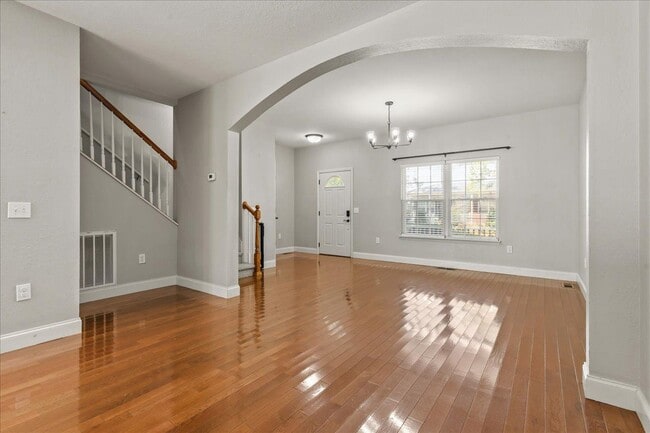 Building Photo - 410 Ashbury Cir