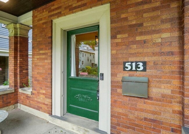 Building Photo - 513 Howell Ave
