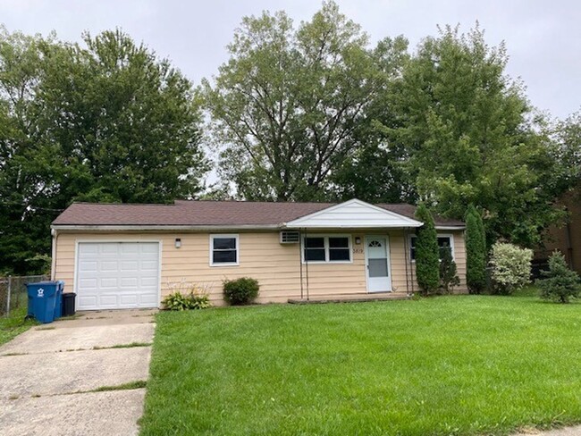 Building Photo - 3 Bedroom Ranch Home