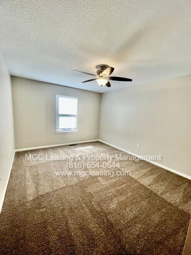 Foto del edificio - 800-802 NW Scenic Ln