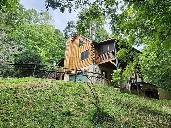 Building Photo - 306 Henry Dingus Way