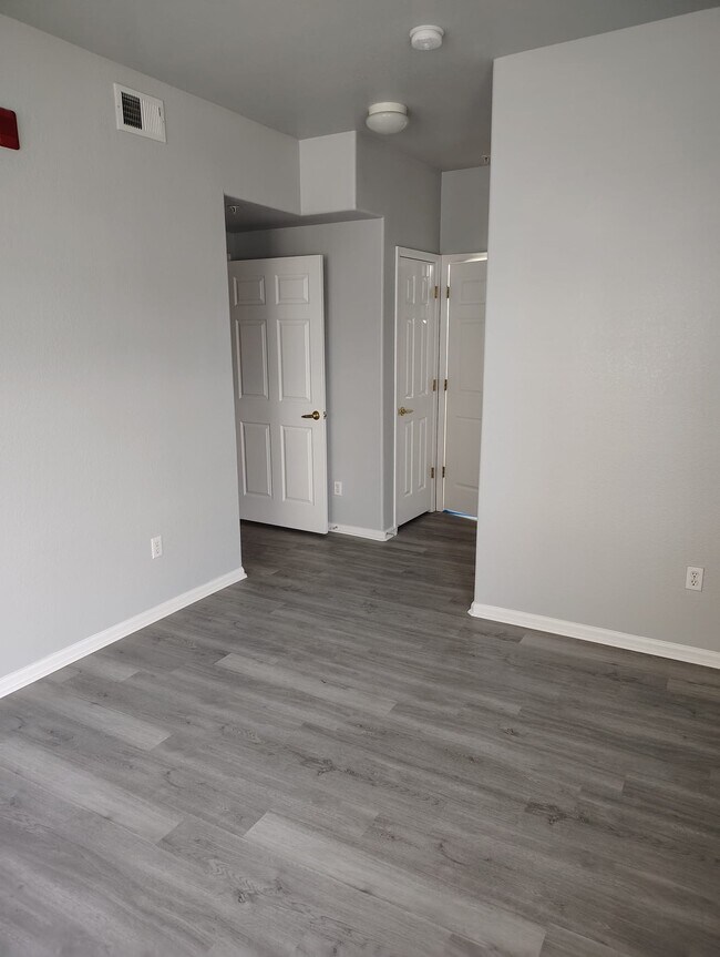 Foto del edificio - 15700 E Jamison Dr