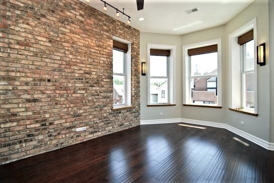 Foto del edificio - 1744 W Augusta Blvd