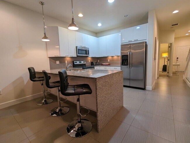 Building Photo - 1633 Retreat Cir