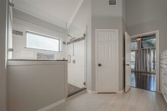 Building Photo - 15714 Sylvan Lake Dr